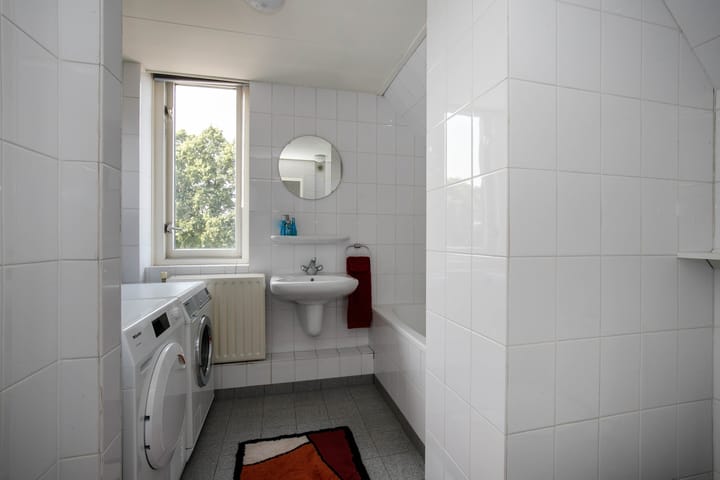 Photo 38 of Spoorstraat 32