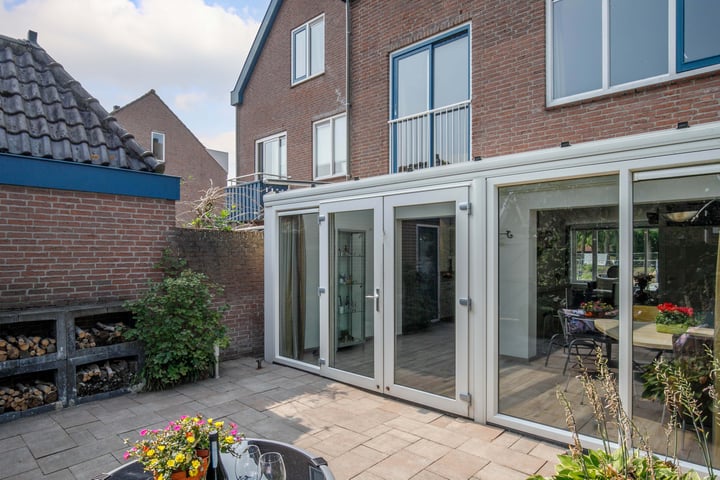 Bekijk foto 44 van Spoorstraat 32