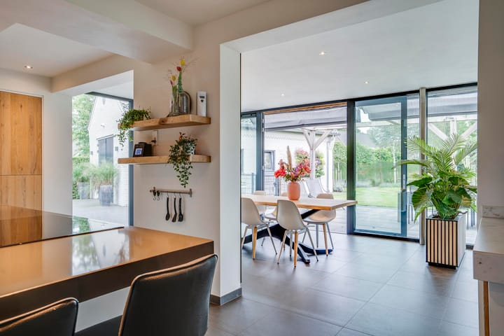 Photo 24 of Mgr Aertsstraat 42