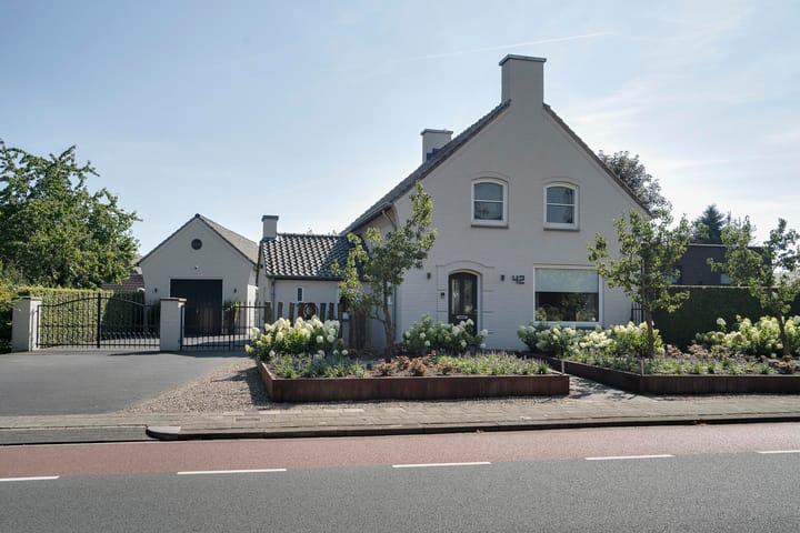 Photo 56 of Mgr Aertsstraat 42