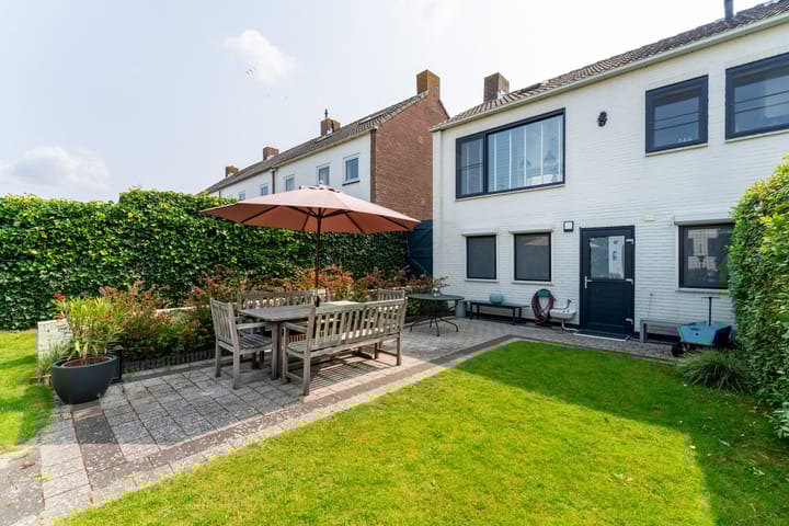 Foto 23 van Egelantierlaan 11