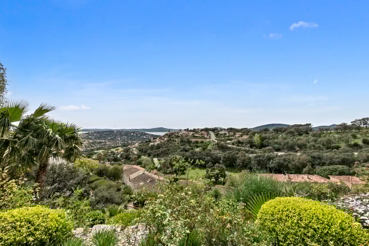 Foto 90 van 4 Rue Paul Arene