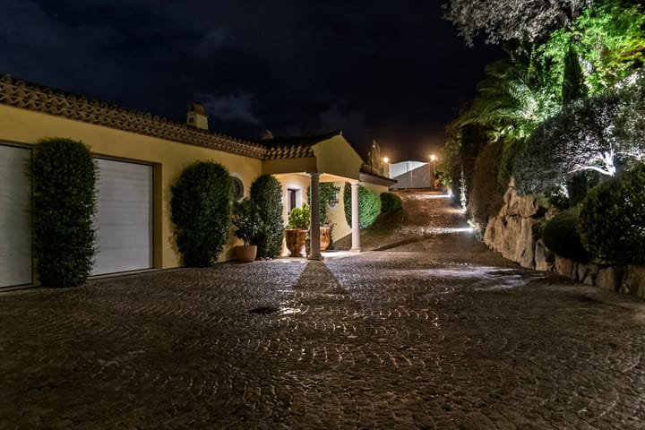 Foto 98 van 4 Rue Paul Arene