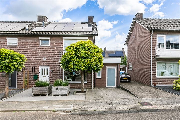 Bekijk foto 36 van Vermeerstraat 10