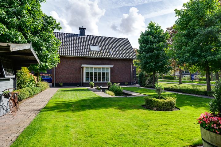 Bekijk foto 36 van Hof van Weede 17