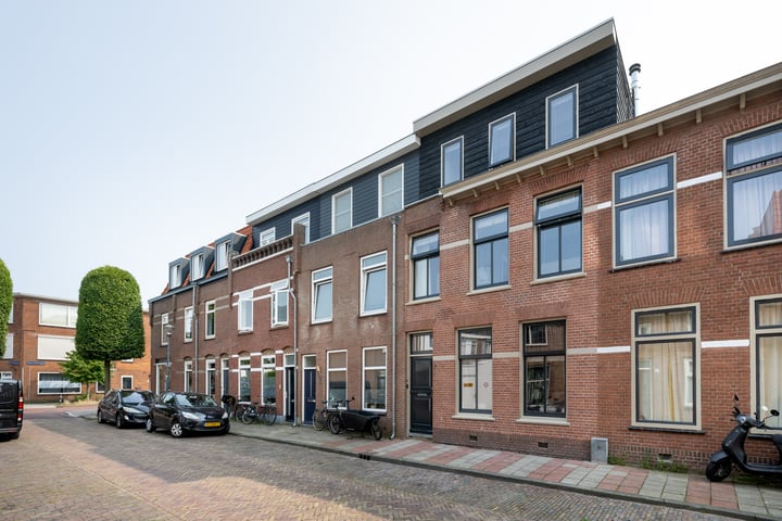 Bekijk foto 31 van Adriaan Loosjesstraat 7