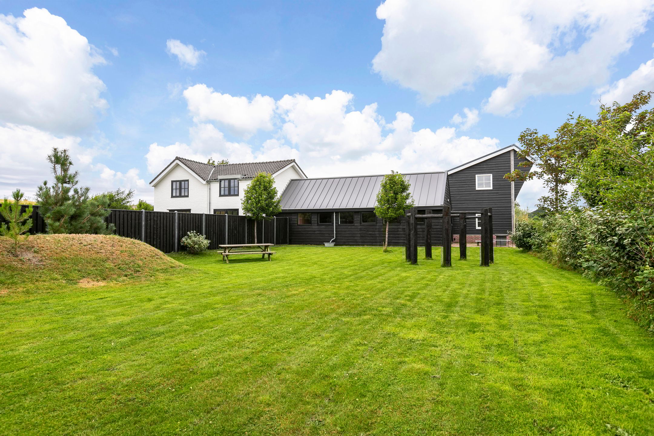 Foto 45 van Westerduinweg 8A, 8B en 10