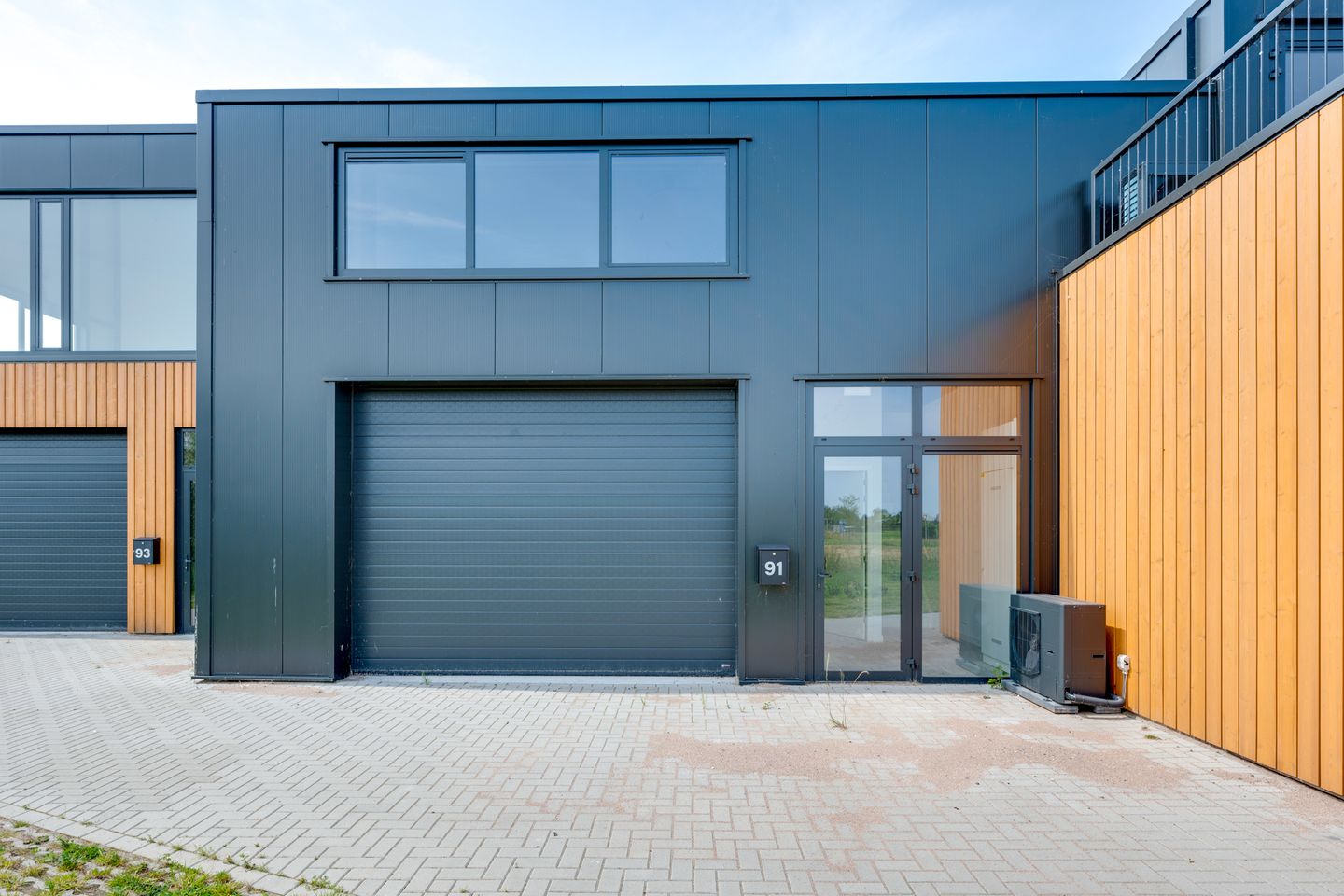 View photo 5 of Dijkleger 91