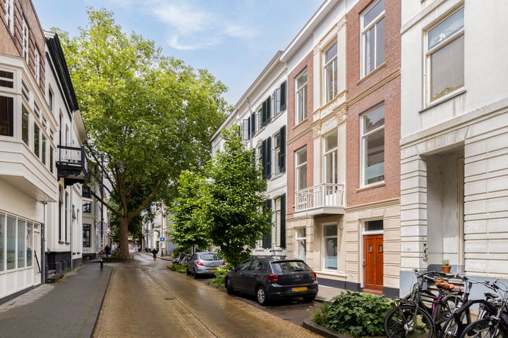 Bekijk foto 36 van Hertogstraat 23