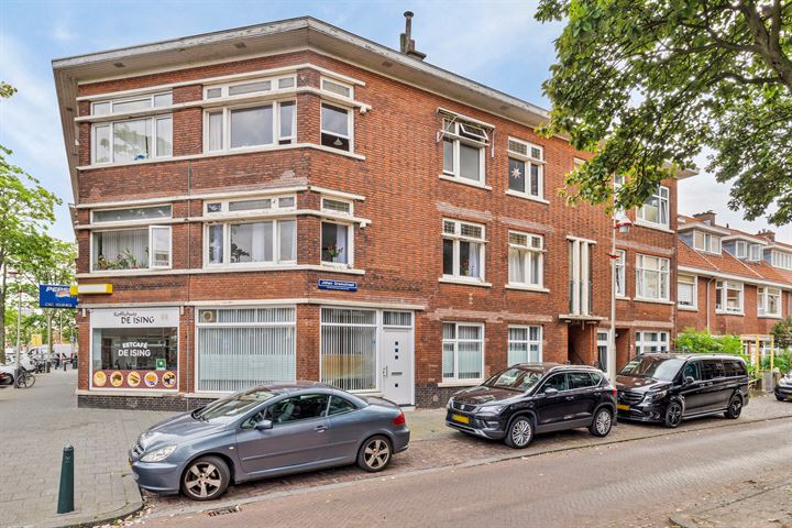 Bekijk foto 1 van Johan Gramstraat 56