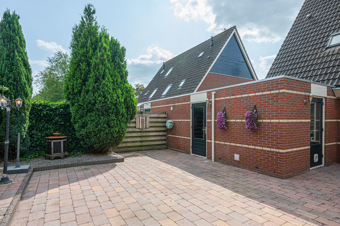 Foto 49 van Azaleastraat 1-A