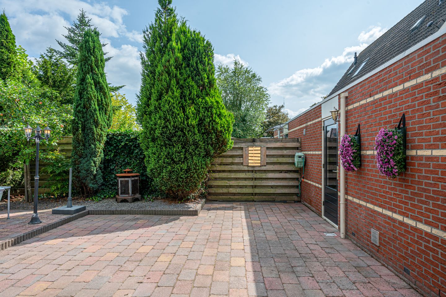 Foto 50 van Azaleastraat 1-A