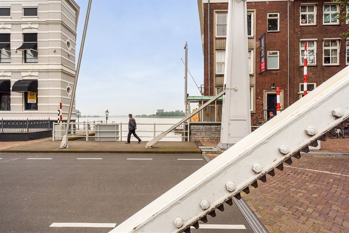 Bekijk foto 30 van Nieuwkerksplein 8