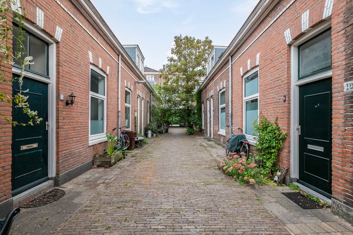 Bekijk foto 27 van Van der Tasstraat 7