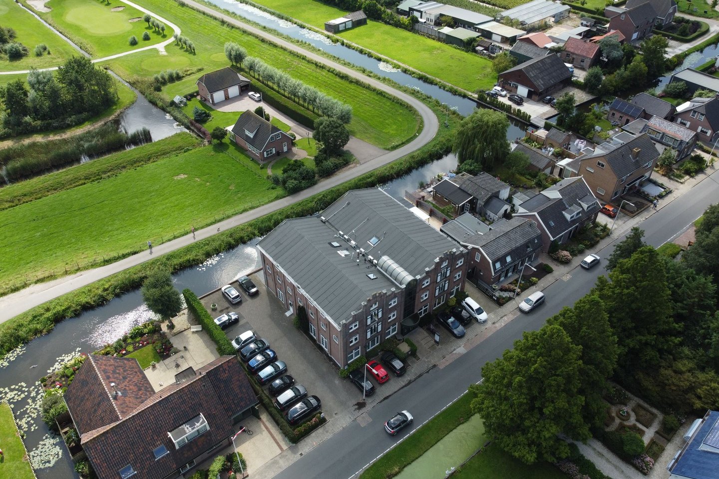 Bekijk foto 2 van Oude Nieuwveenseweg 111-113