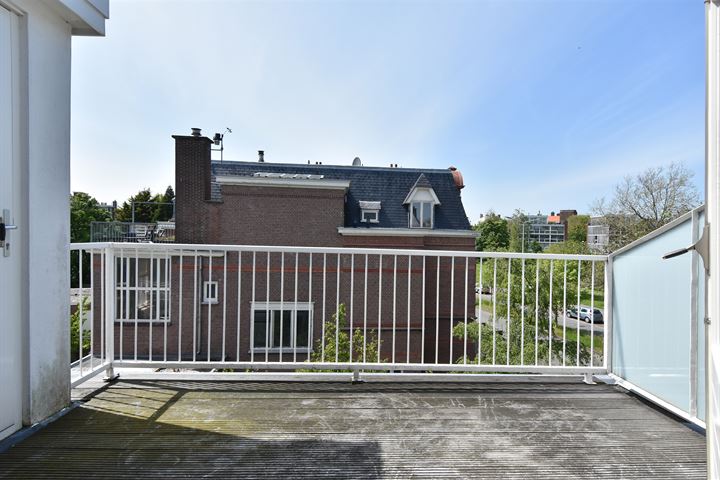 View photo 38 of Banstraat 3