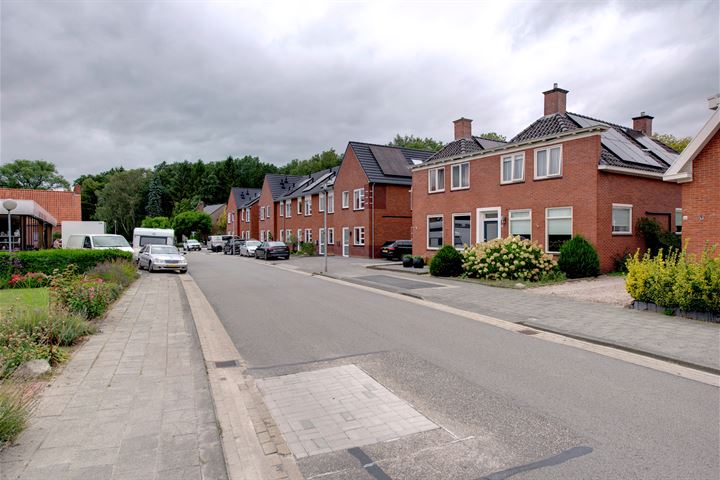 View photo 3 of Provincialeweg 18