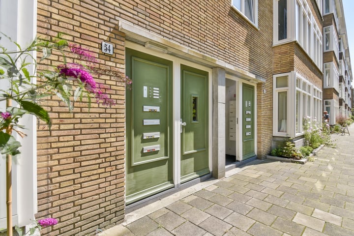 Bekijk foto 7 van Esmoreitstraat 54-1