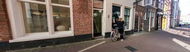 View 360° photo of Straatbeeld entree of Breestraat 74