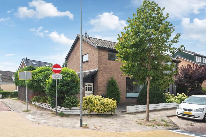 Foto 1 van J.E. de Witstraat 33