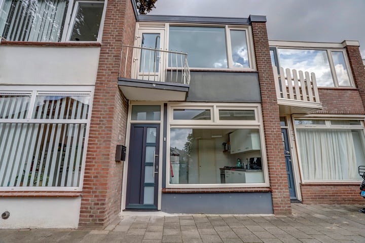 View photo of Bisschop Aelenstraat 35