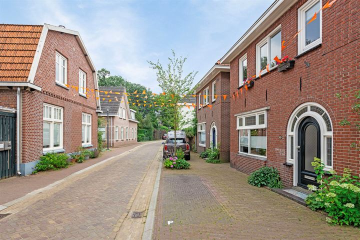 Bekijk foto van Rentenierstraat 32