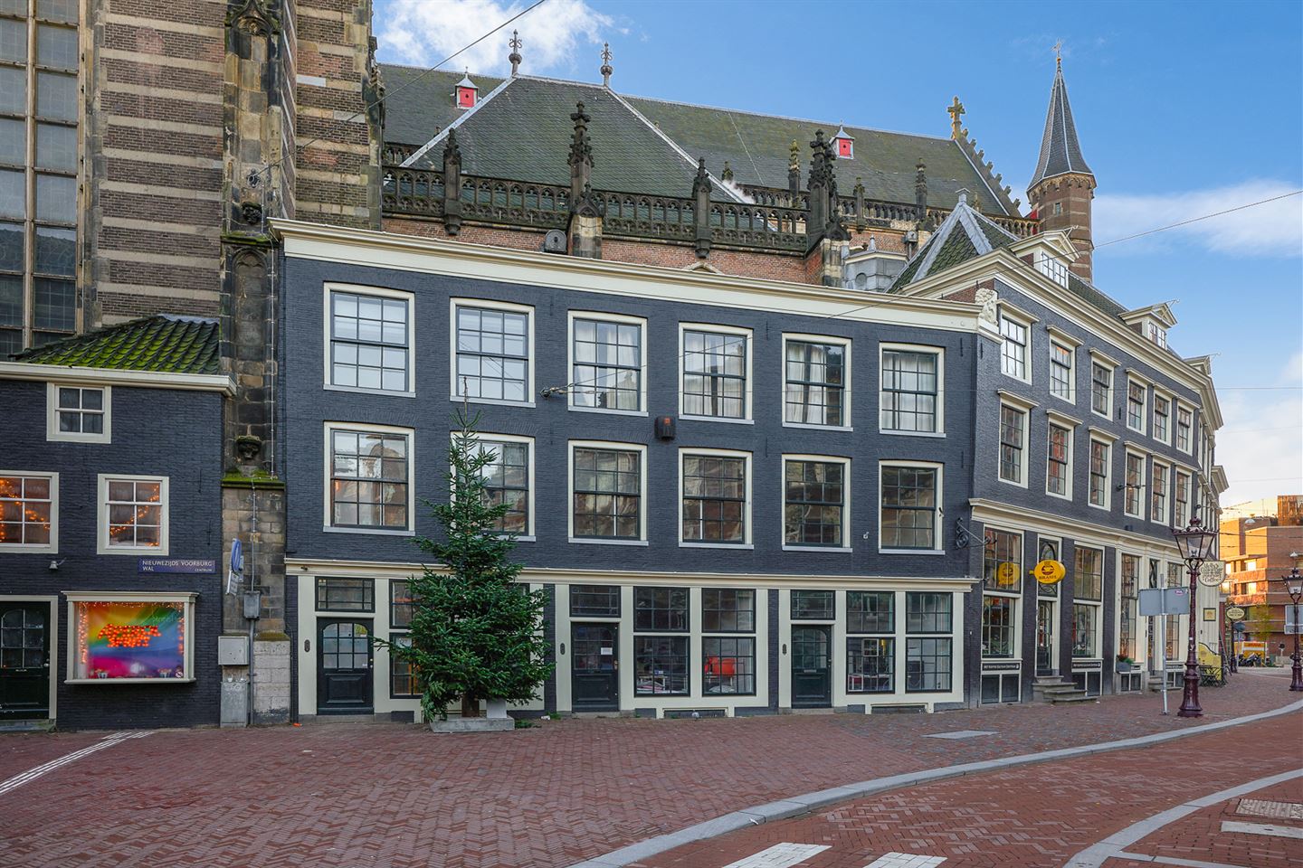 View photo 1 of Nieuwezijds Voorburgwal 127