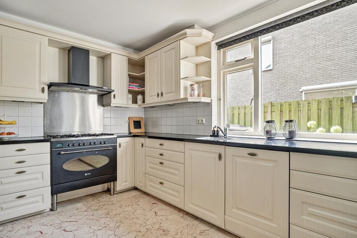 Bekijk foto 3 van Monseigneur Borretstraat 18