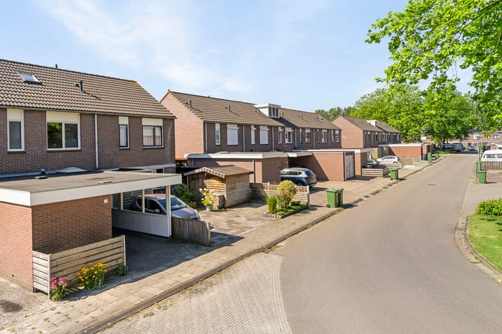 Foto 7 van Zwaluwenveld 97