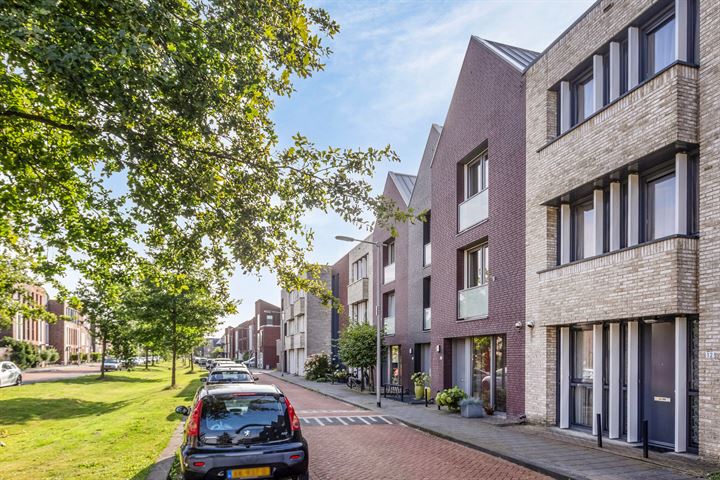 Bekijk foto 1 van Burgerwaard 14