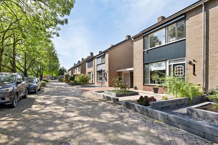 Bekijk foto 4 van Hoge Sluisstraat 8