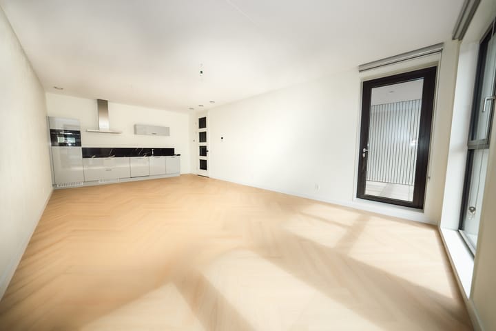 Foto 9 van Mies van der Rohestraat 149