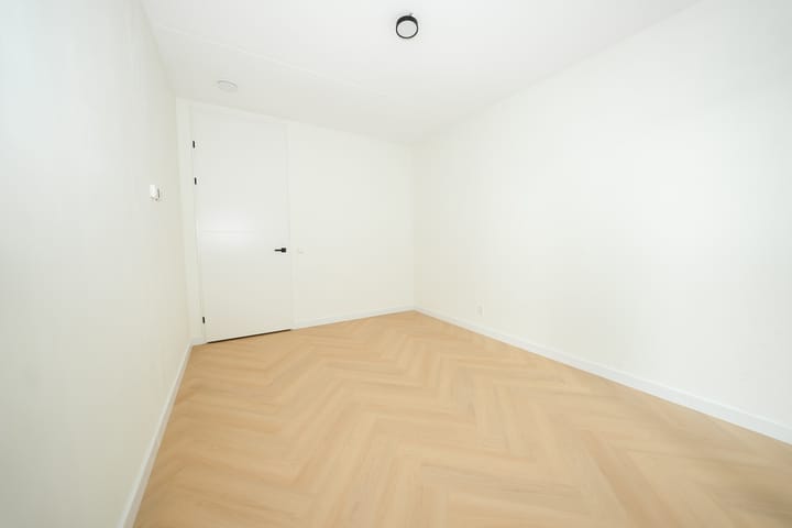 Foto 12 van Mies van der Rohestraat 149