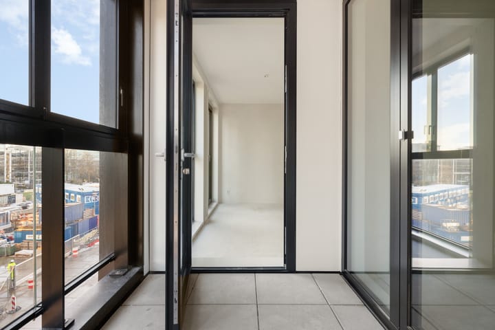 Foto 14 van Mies van der Rohestraat 149