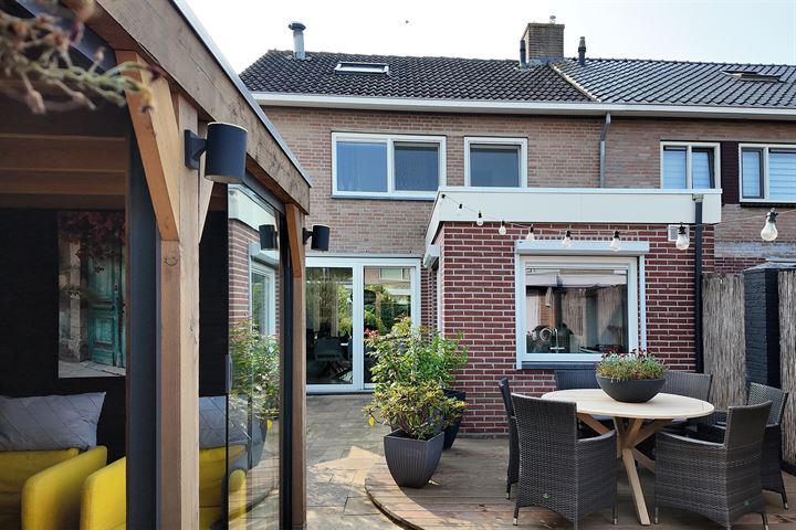 Bekijk foto 45 van Plataanstraat 2