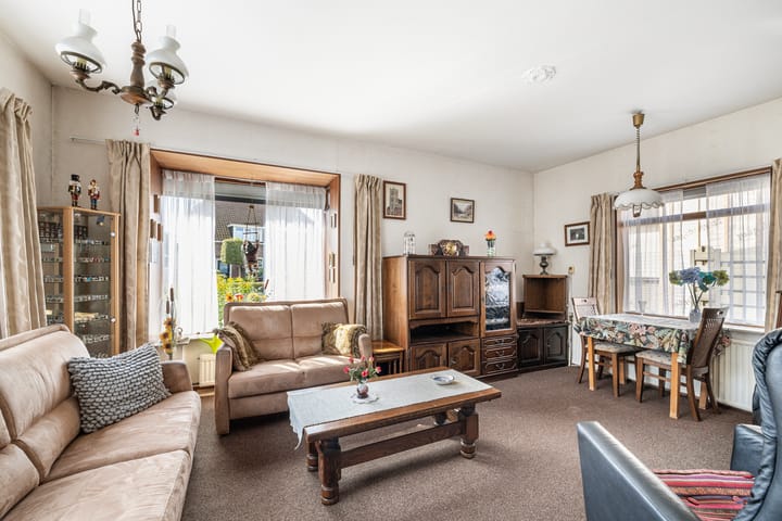 Photo 11 of Prins Bernhardstraat 24