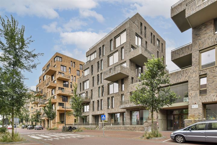 View photo 2 of Faas Wilkesstraat 331