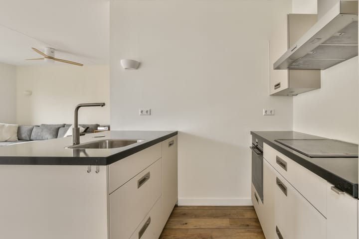 Photo 12 of Faas Wilkesstraat 331