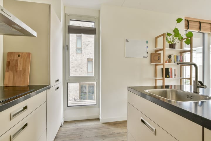 Photo 13 of Faas Wilkesstraat 331