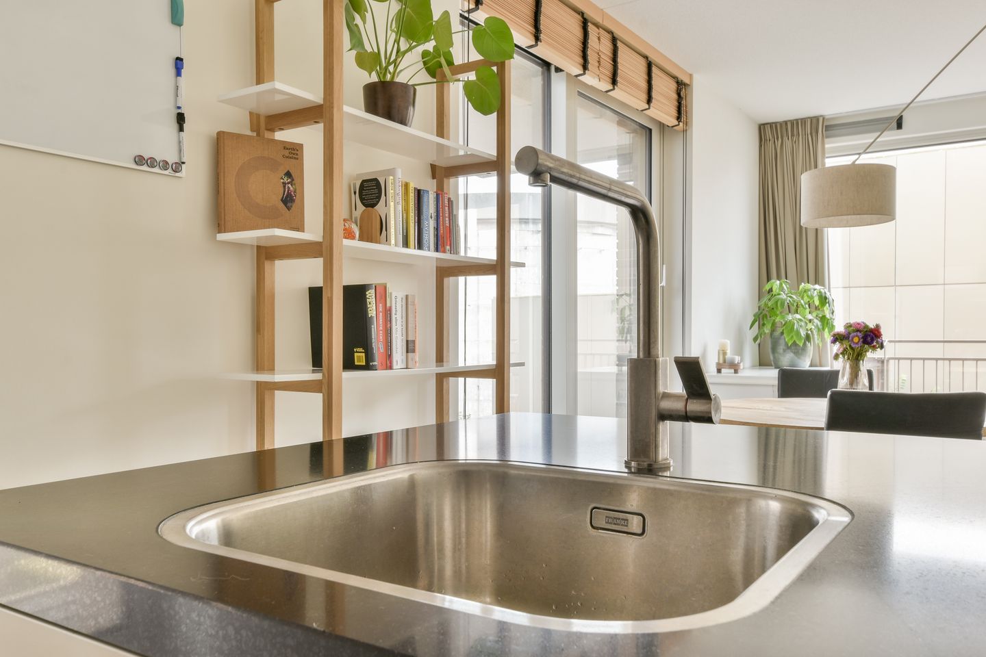 Photo 14 of Faas Wilkesstraat 331