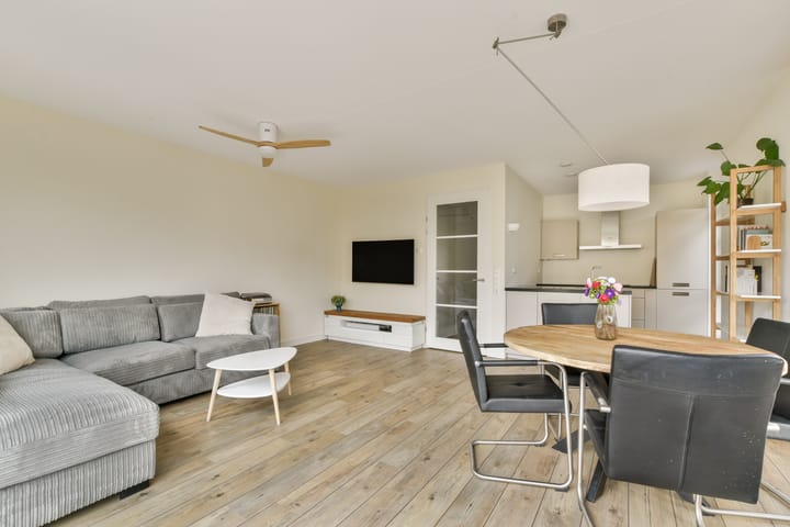 Photo 15 of Faas Wilkesstraat 331