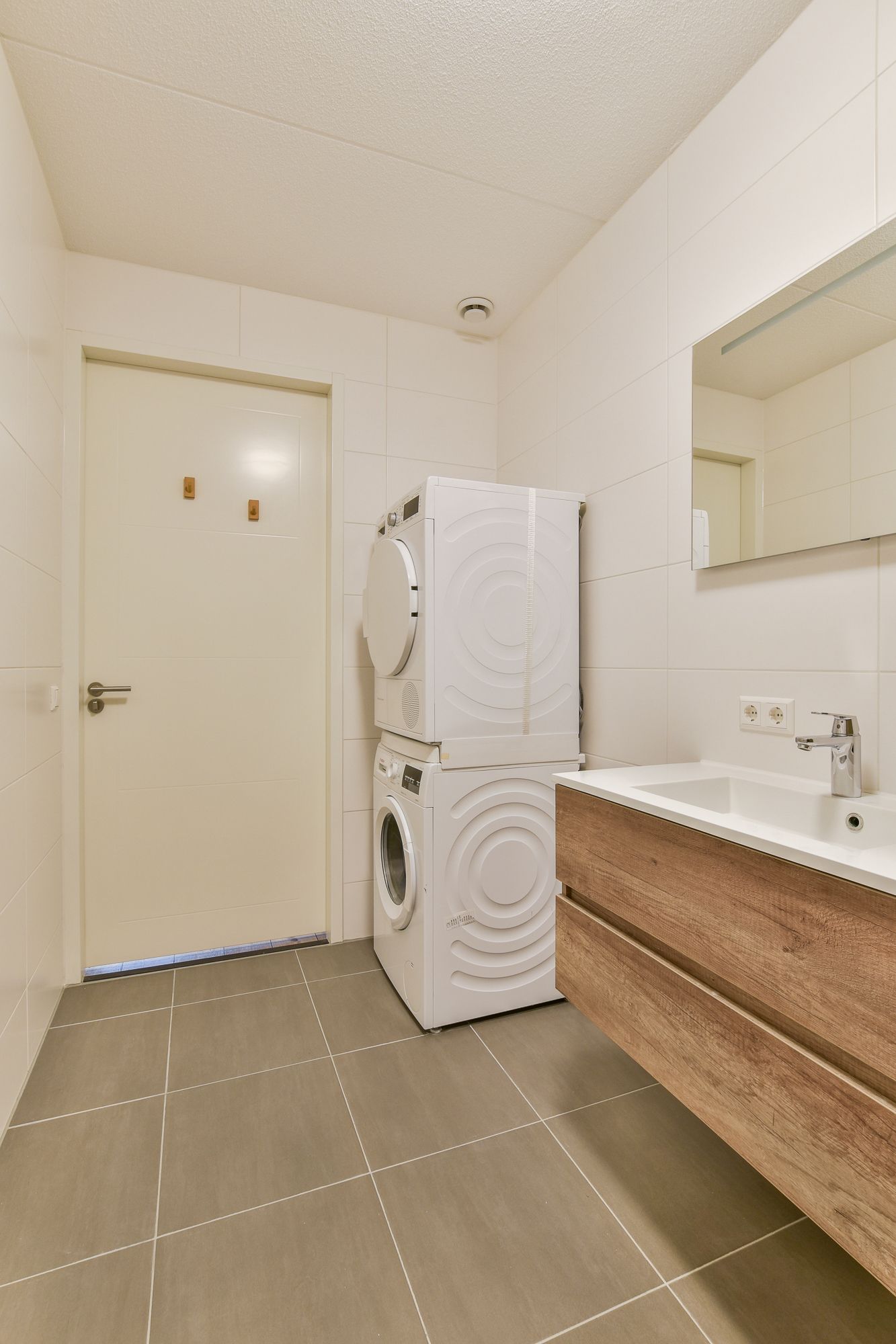 Photo 20 of Faas Wilkesstraat 331