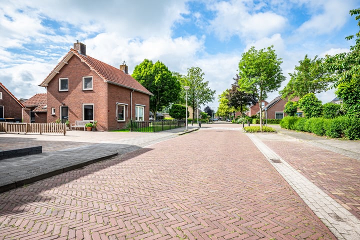 View photo 41 of Rozenlaan 25