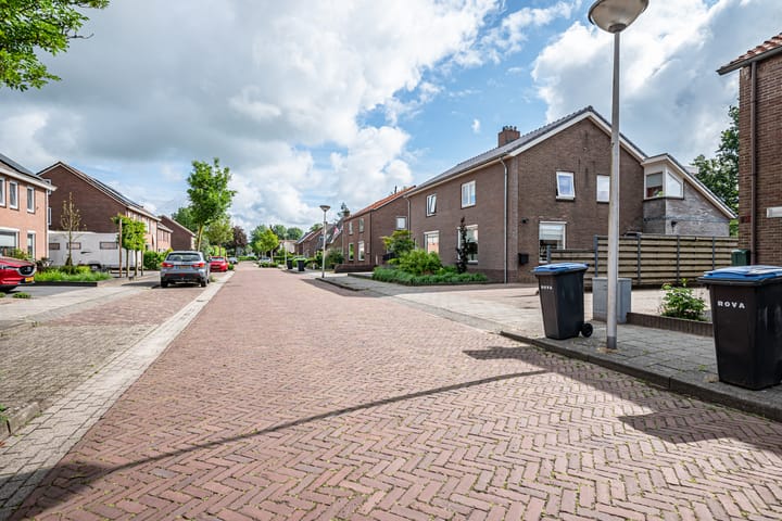 Foto 42 van Rozenlaan 25