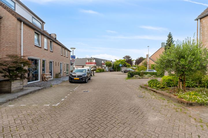 View photo 25 of Middelgraaf 106