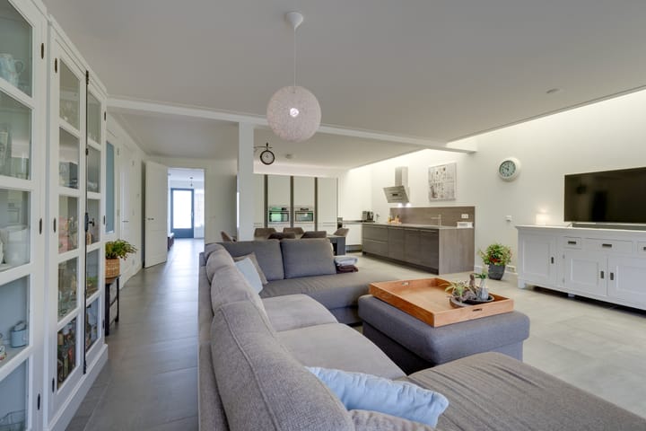 Photo 8 of Raadhuisstraat 34