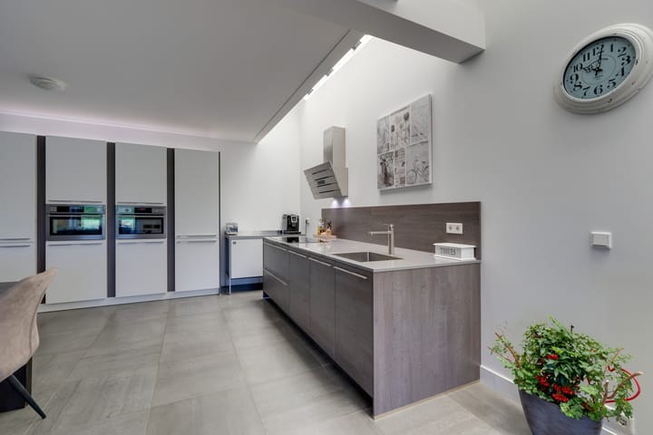 Photo 9 of Raadhuisstraat 34