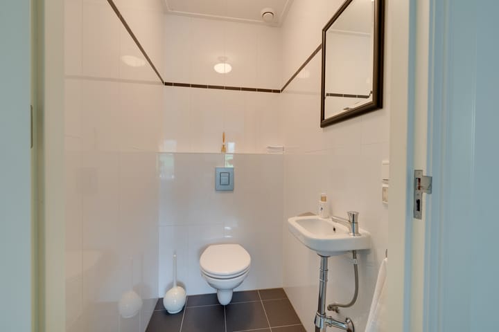 Photo 24 of Raadhuisstraat 34