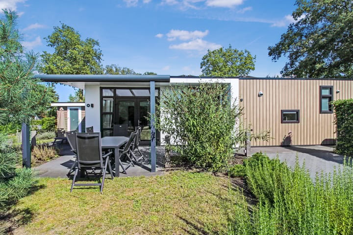 Photo 3 of Loverensestraat 11-29