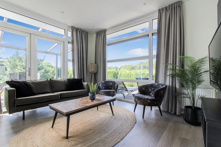 Photo 8 of Loverensestraat 11-29